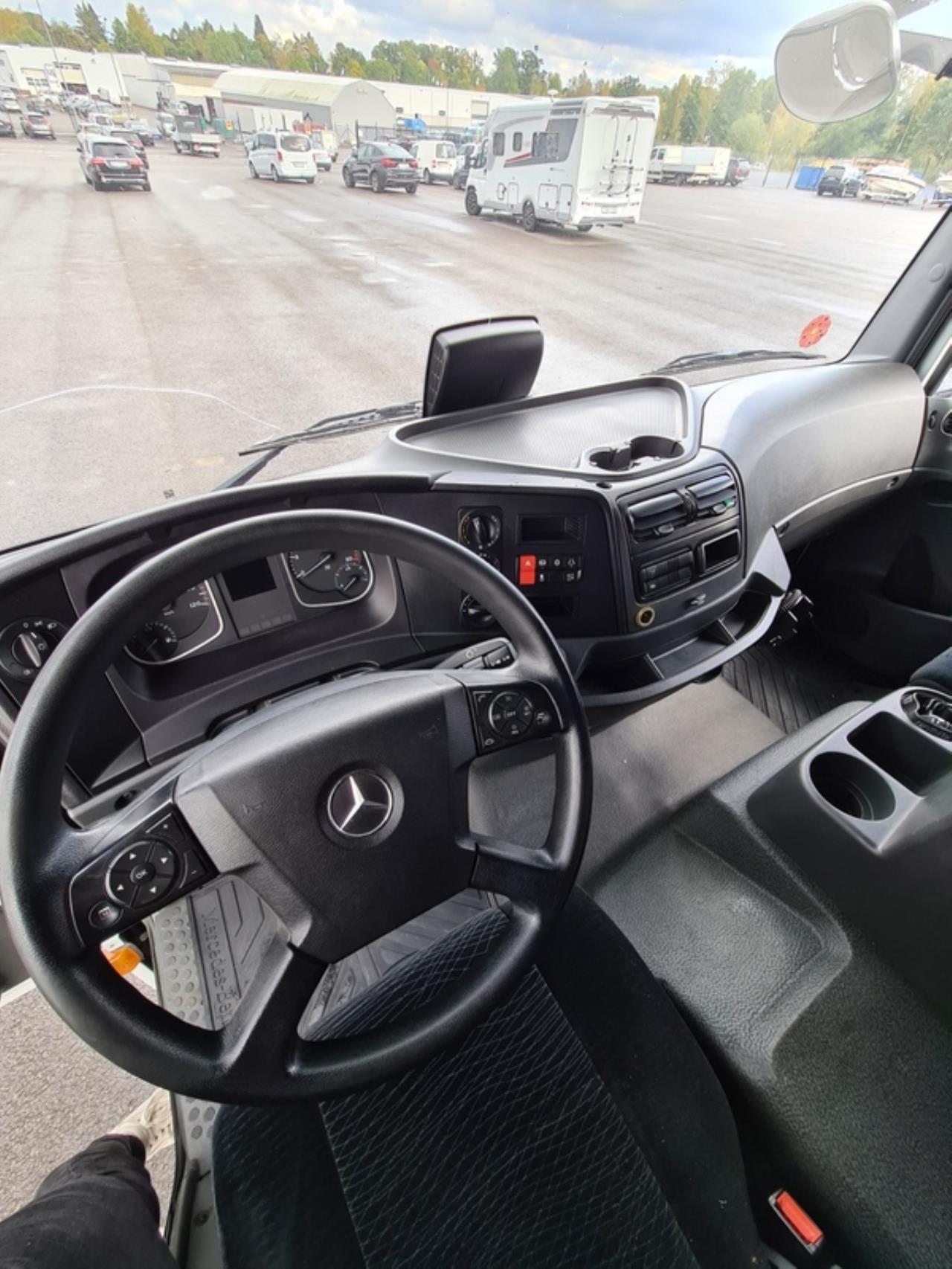 MERCEDES ATEGO 2016 - Skåp