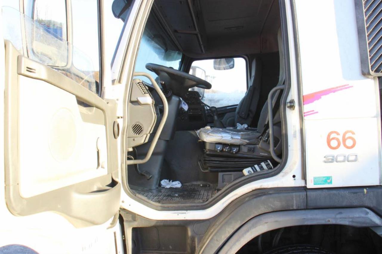 Volvo FM9 300 6X2 2003 - Demonteringsobjekt