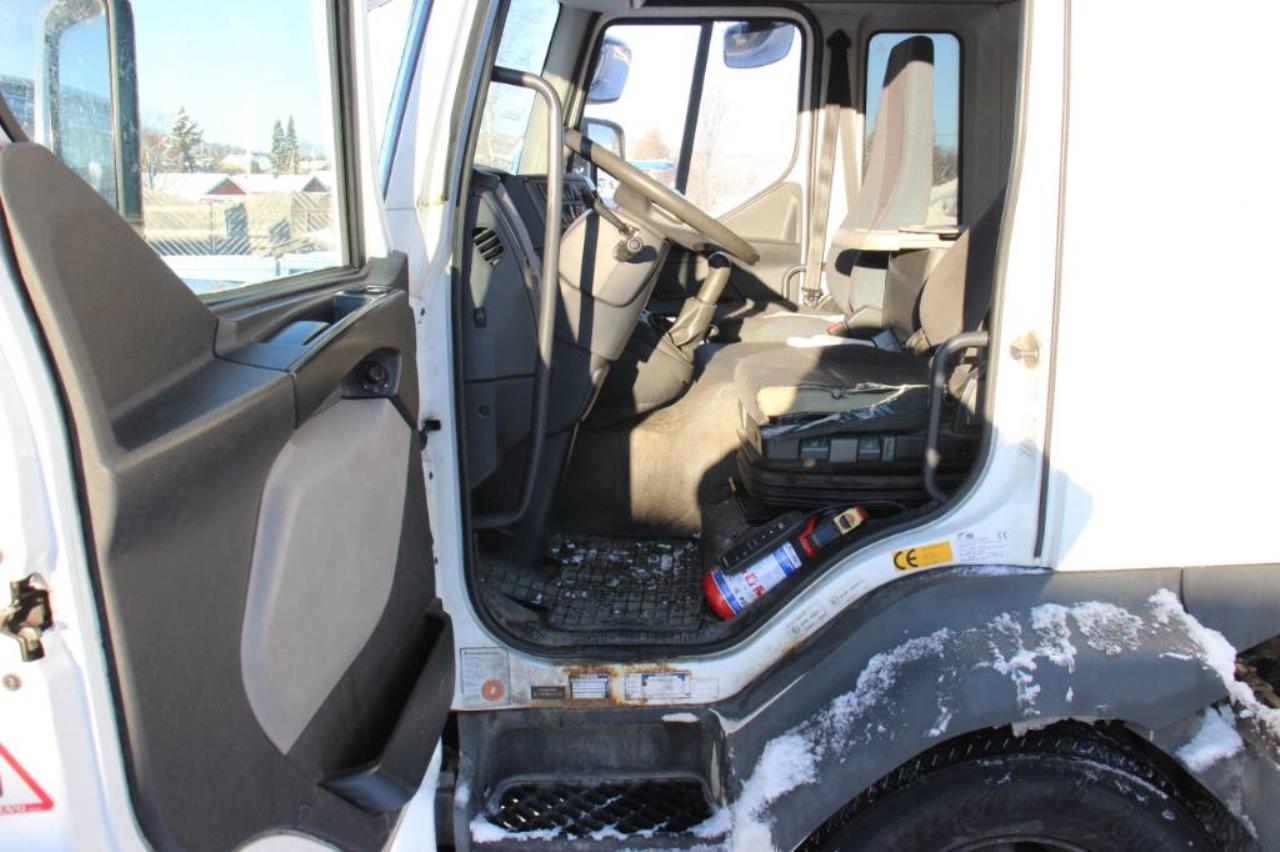 Volvo FL240 4x2 skåpbil 2009 - Demonteringsobjekt