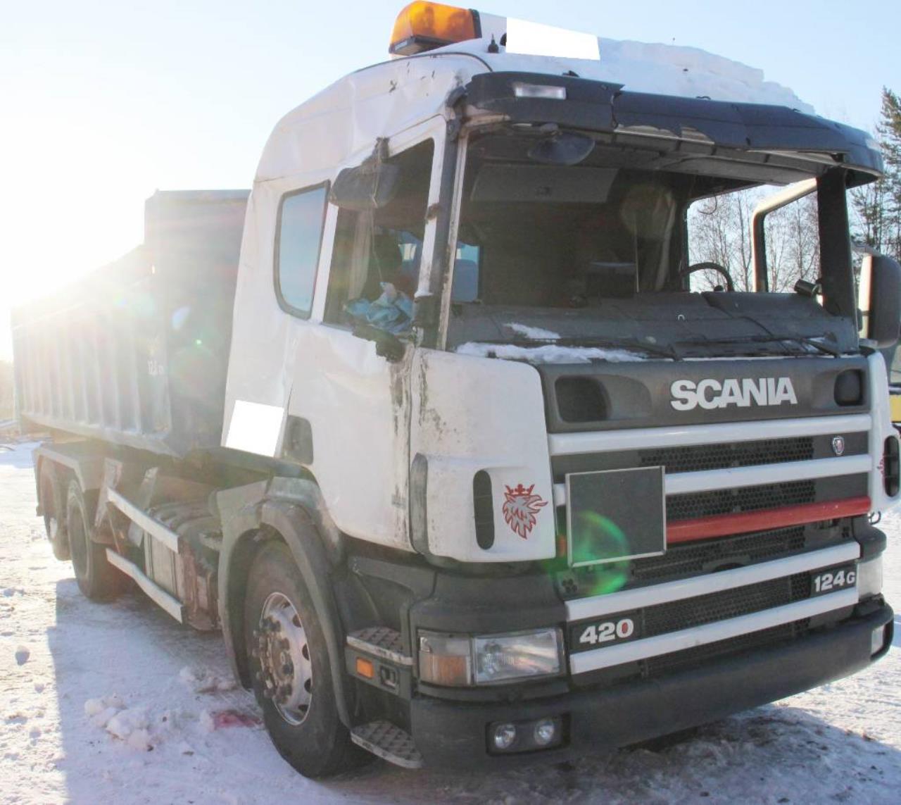 Scania P124 420 6x2 2003 - Demonteringsobjekt