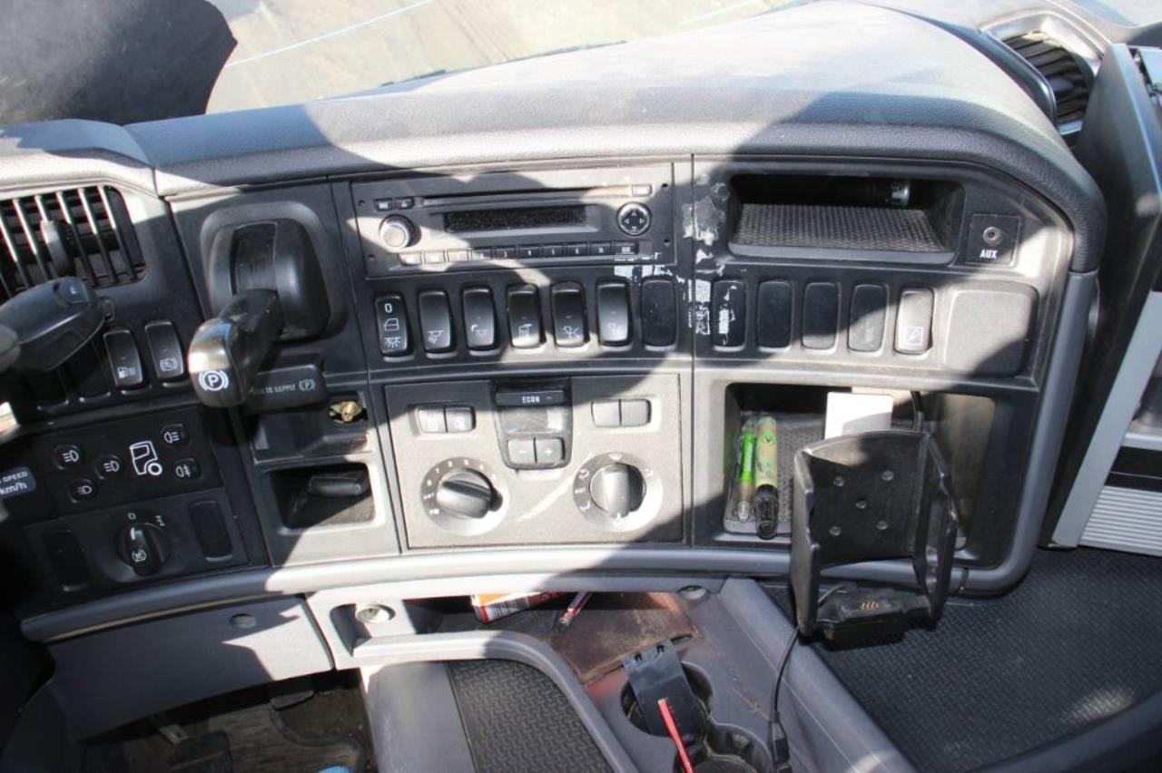 Scania G 320 LB 4x2 skåpbil 2011 - Demonteringsobjekt