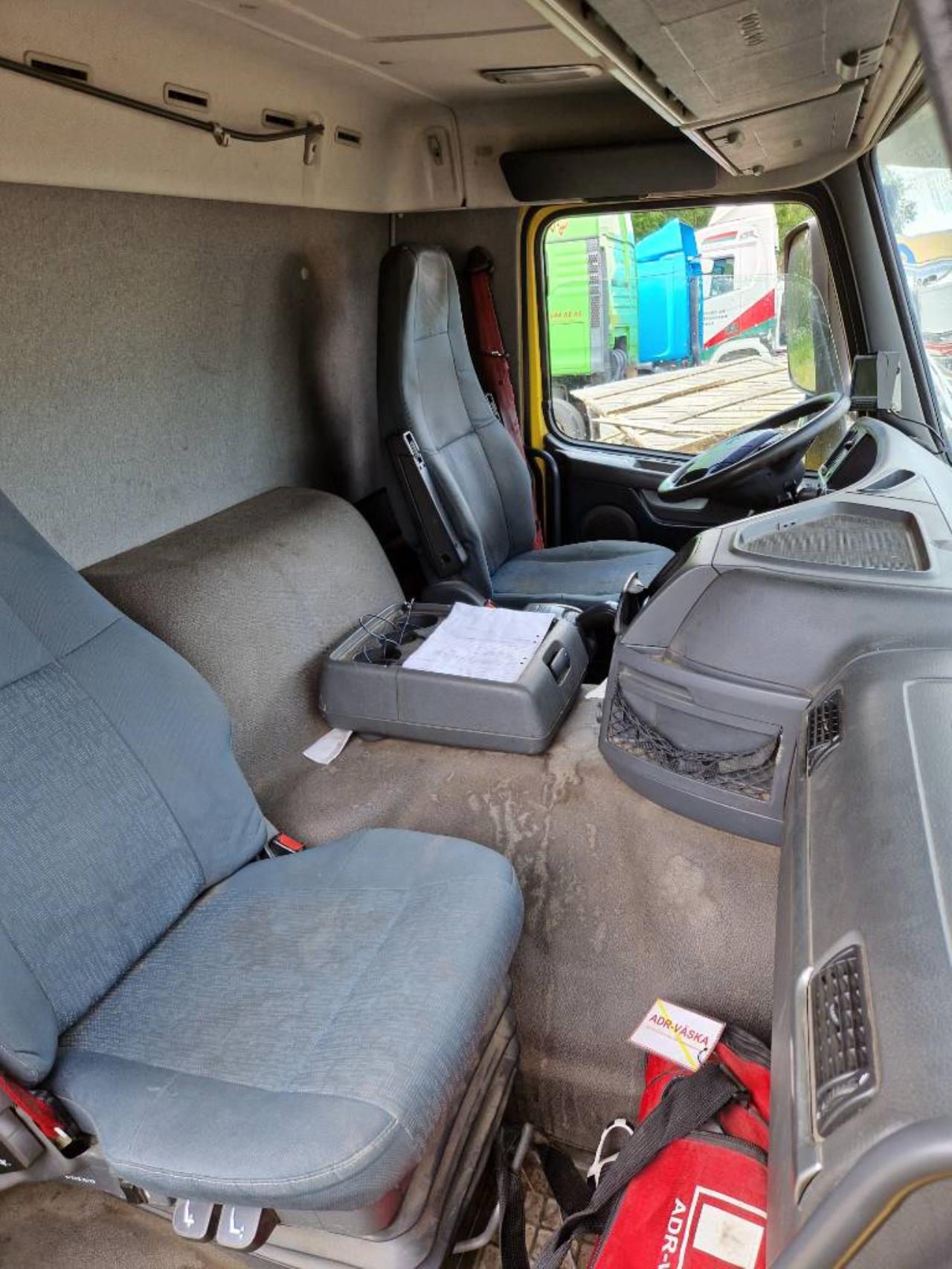 Volvo FM410 6x2 skåpbil 2011 - Demonteringsobjekt