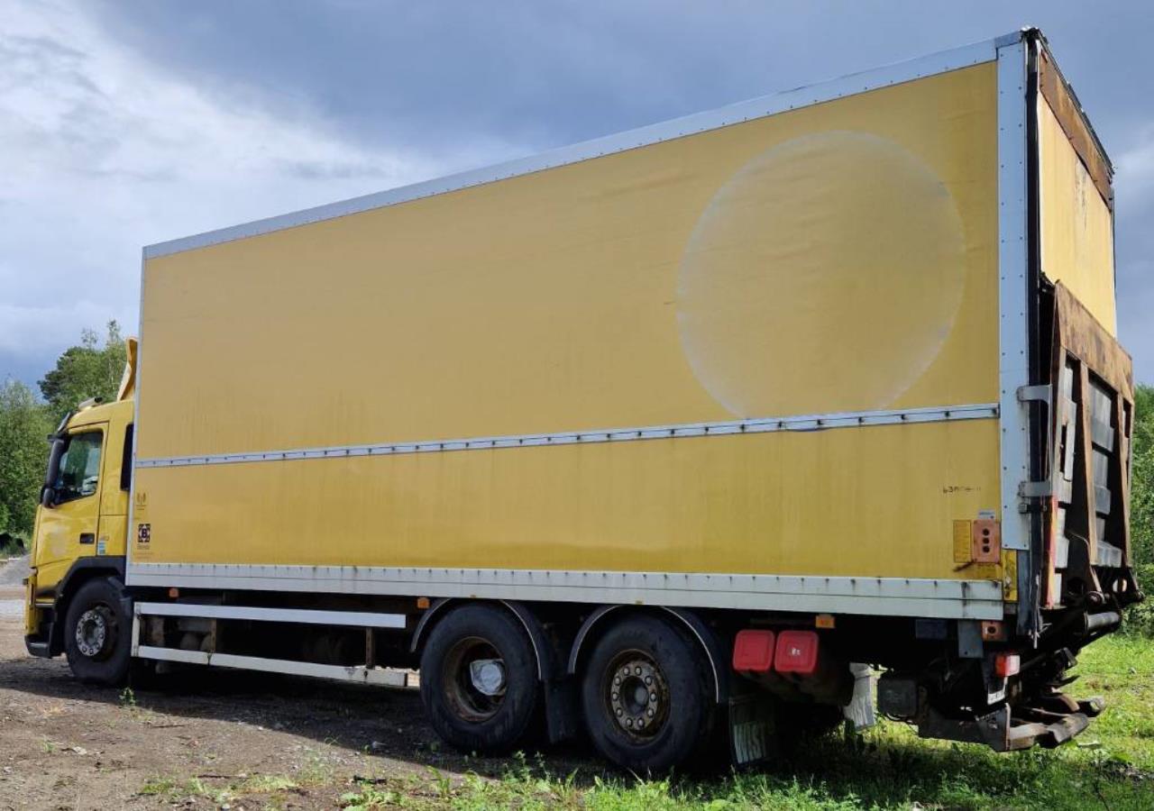 Volvo FM410 6x2 skåpbil 2011 - Demonteringsobjekt