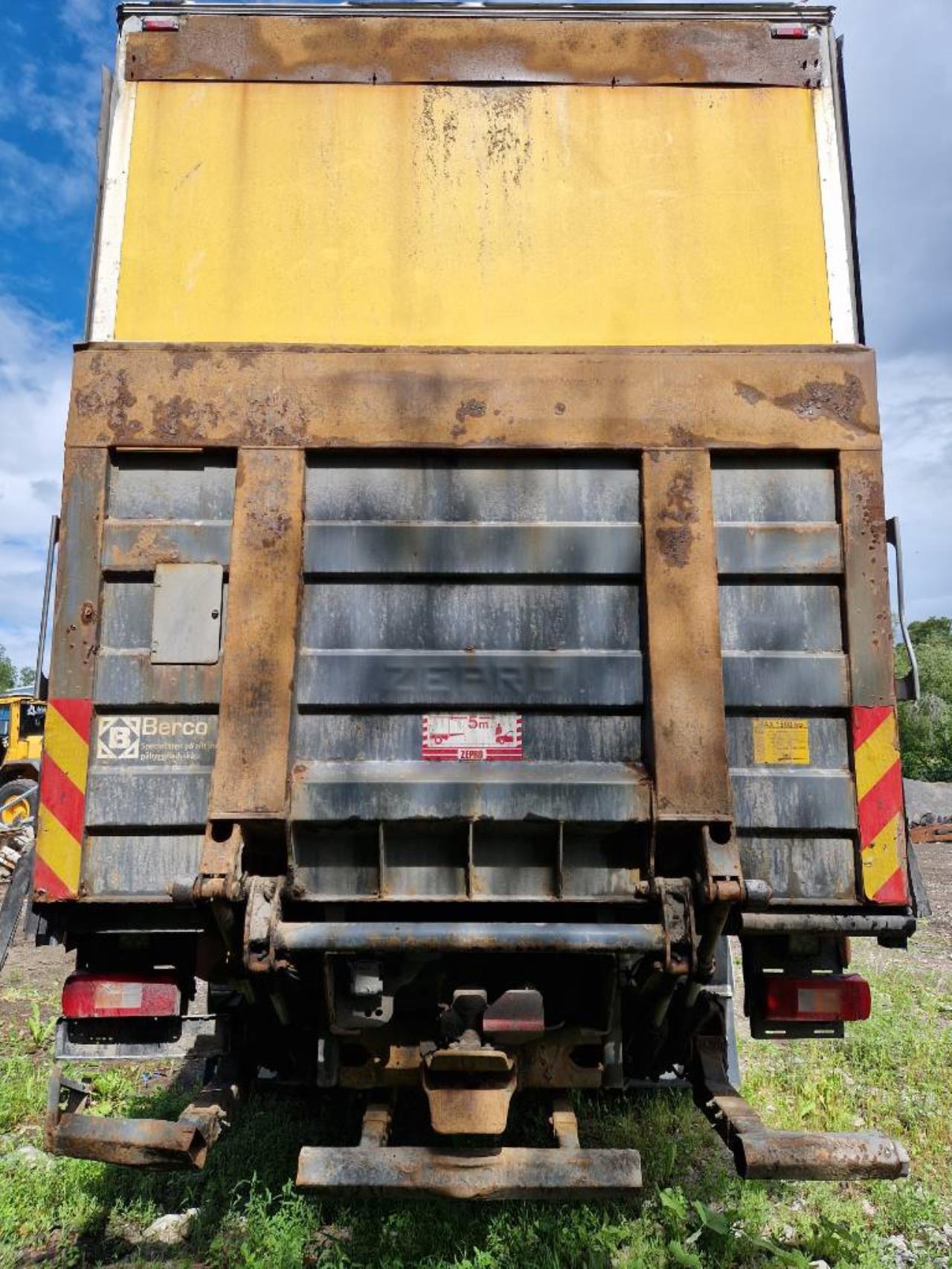 Volvo FM410 6x2 skåpbil 2011 - Demonteringsobjekt