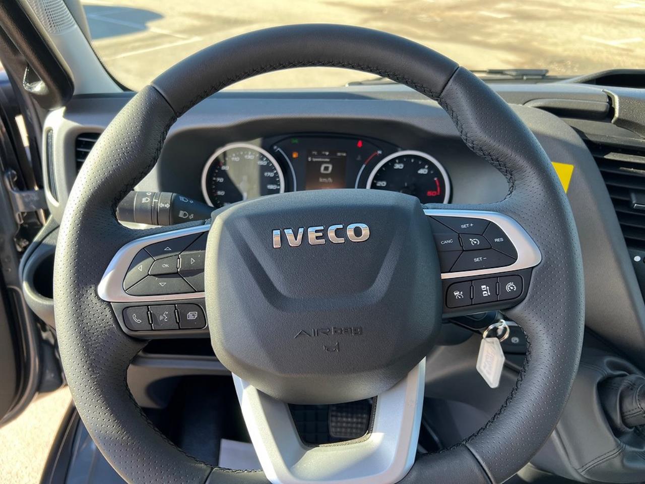 Iveco Daily 35S18 HiMatic Kranbil Automat Fjärrstyrd Kran 2022 - Kran
