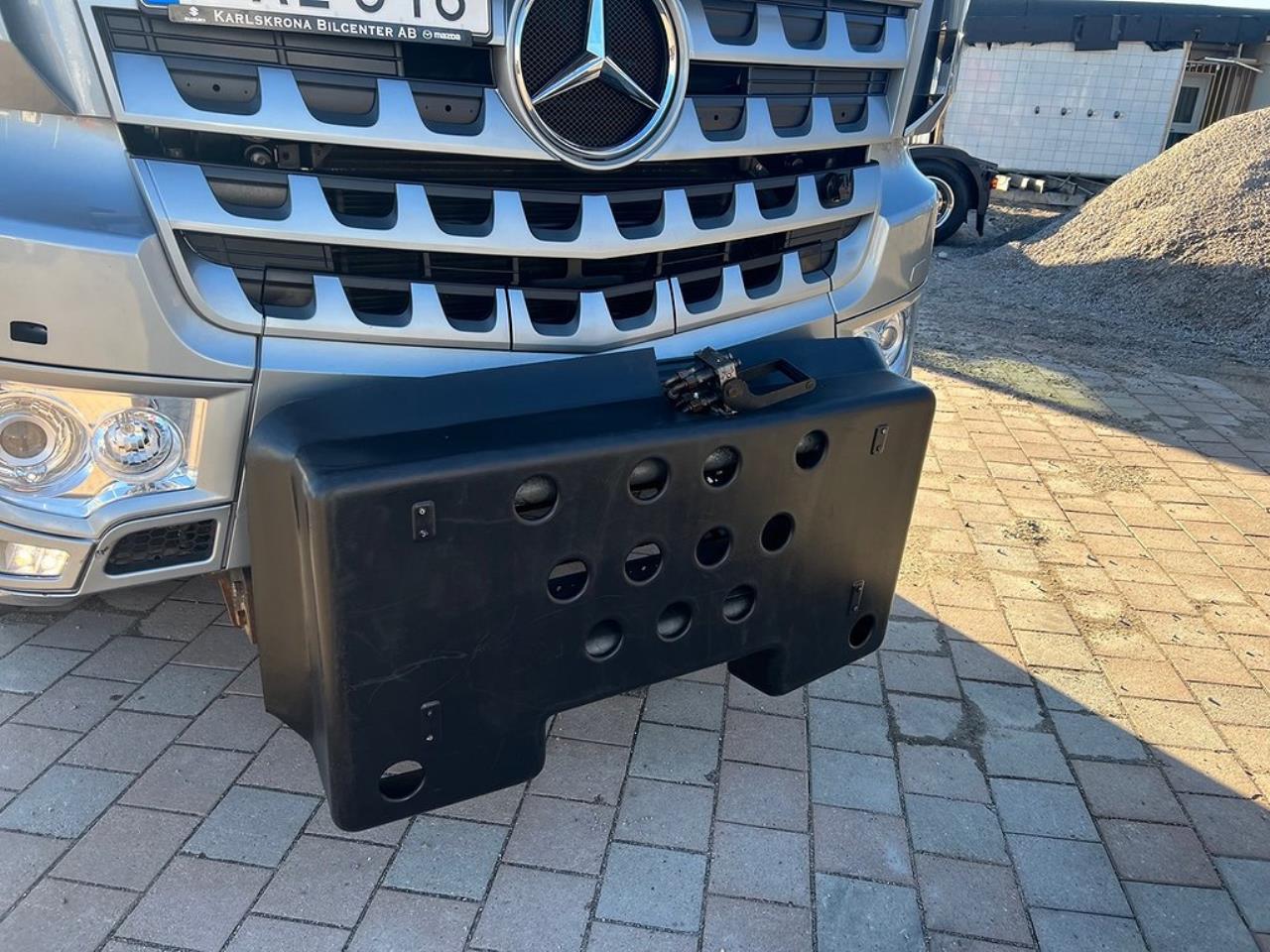 Mercedes-Benz Arocs 3251 Tippbil Plogutrustad Underbett 2016 - Tipp