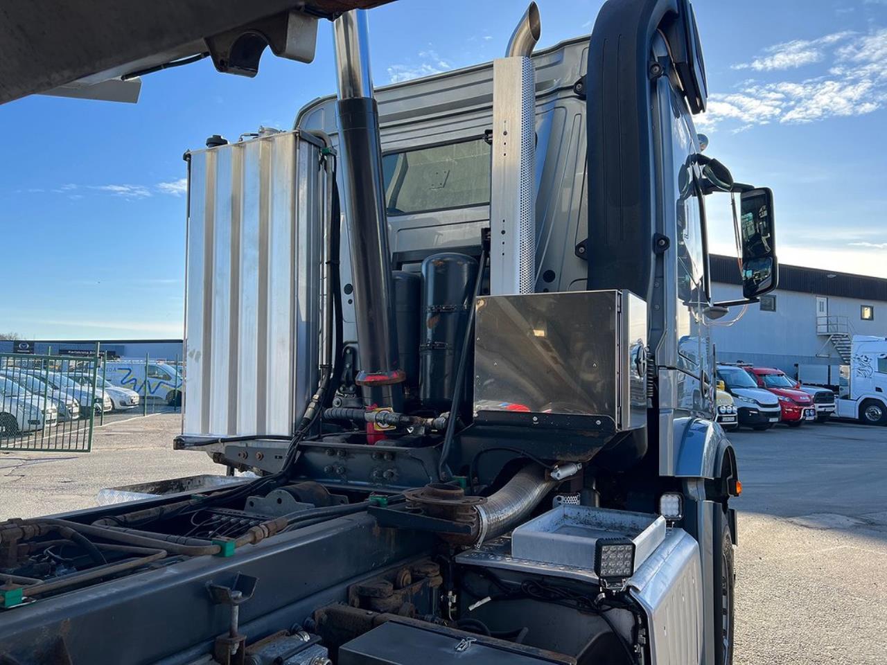 Mercedes-Benz Arocs 3251 Tippbil Plogutrustad Underbett 2016 - Tipp