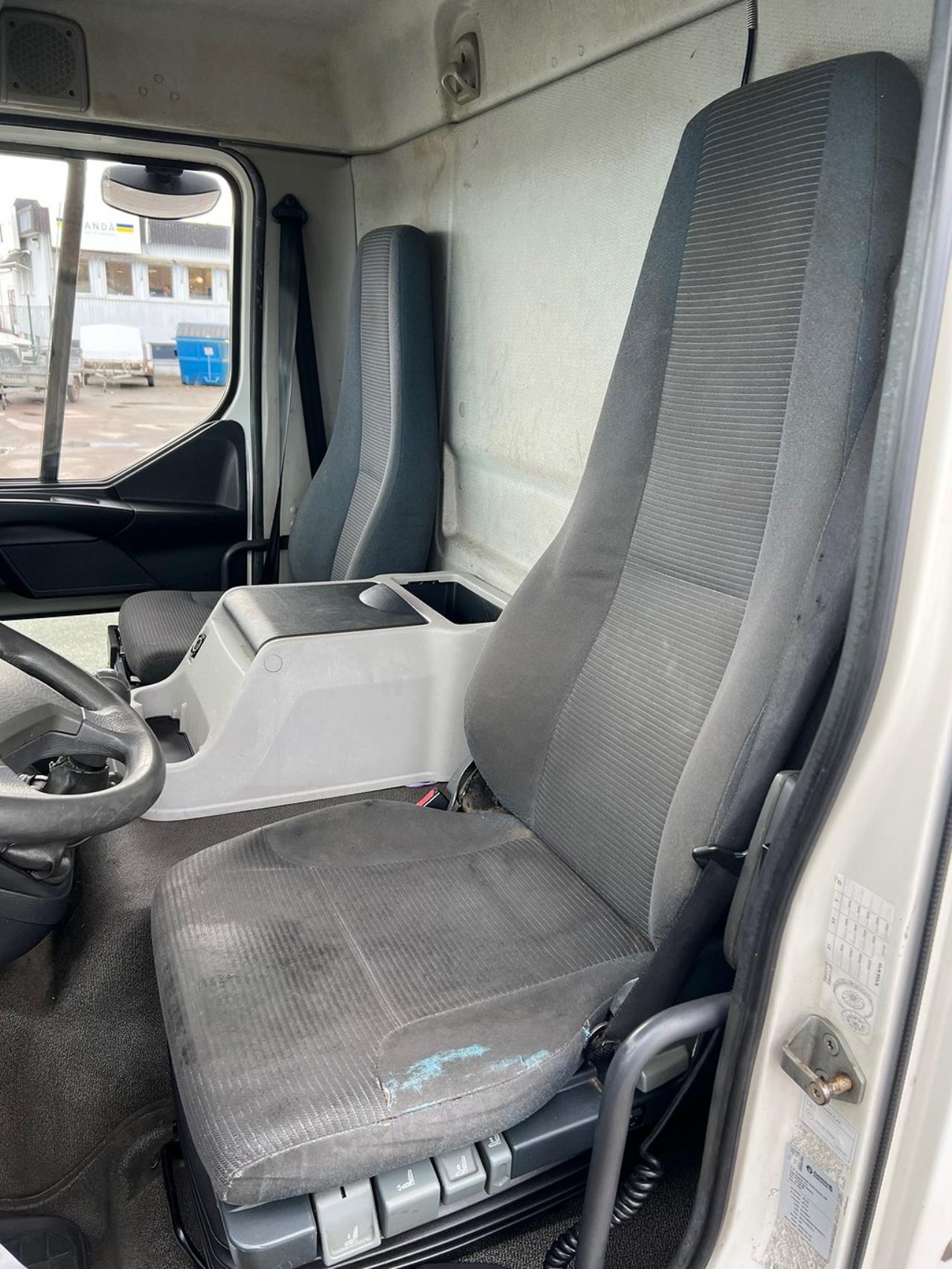 Volvo FL 240 4x2 Skåpbil  2007 - Skåp