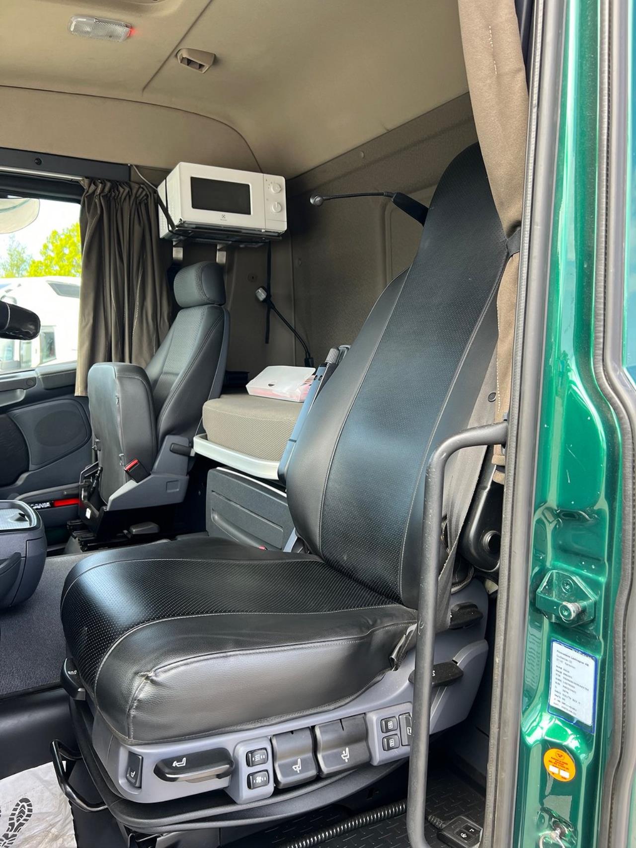 Scania R450 6x2*4 Brädgårdsbil Stor kran Jibb Euro 6 2017 - Kran