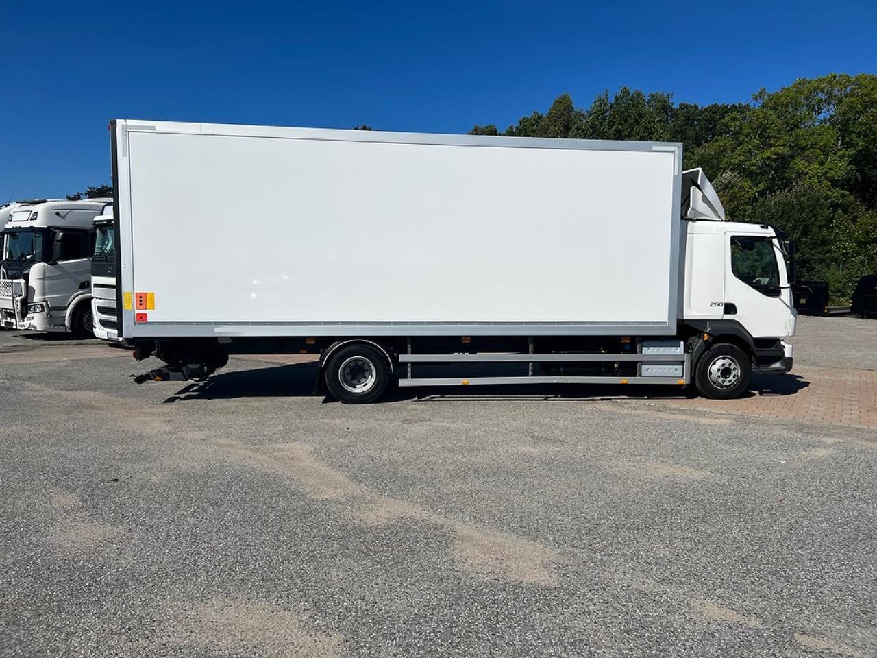 Volvo FL 250 4x2 Skåpbil Öppningsbar sida, Skåpsvärme Euro 6 2019 - Skåp