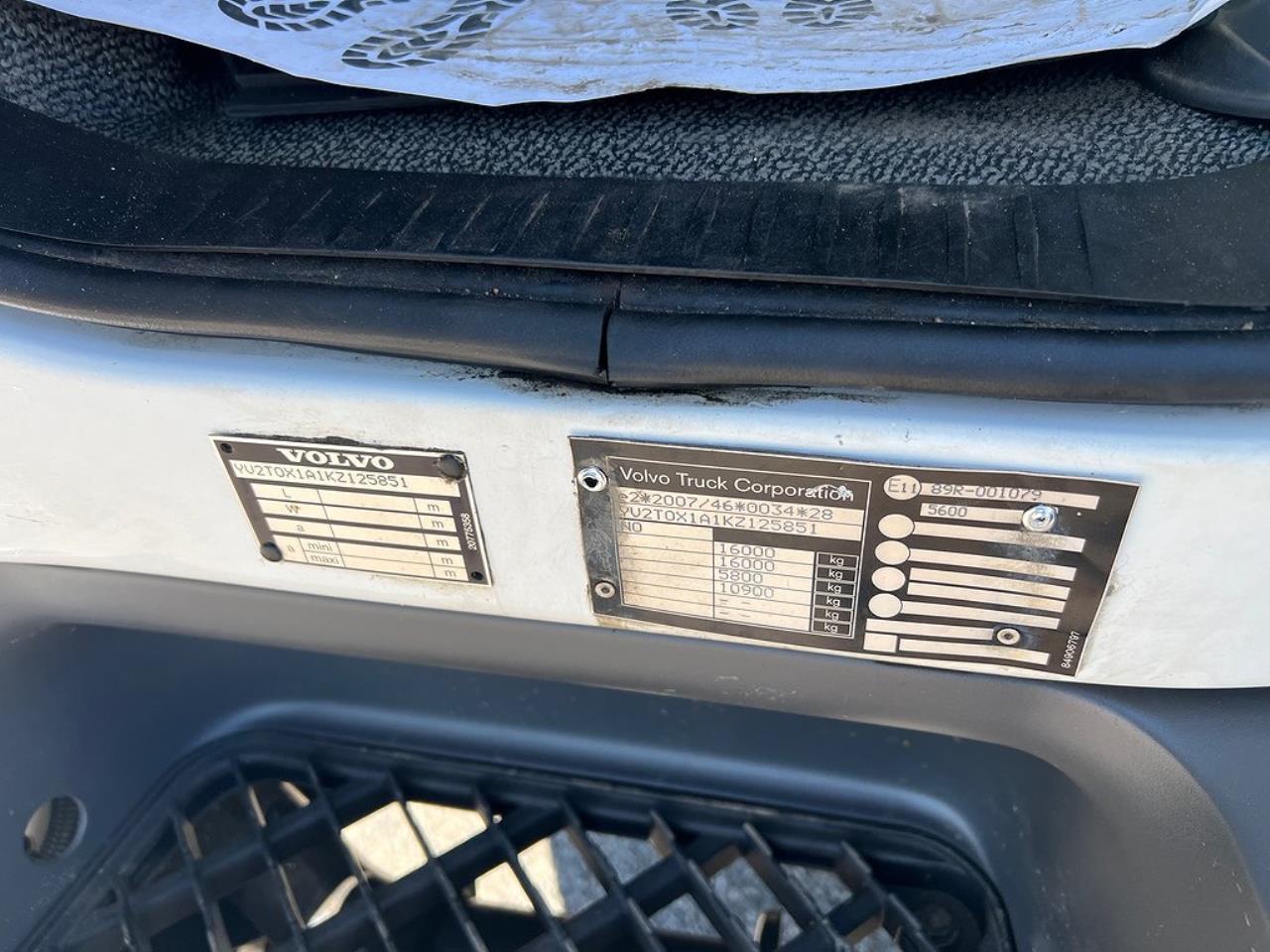 Volvo FL 250 4x2 Skåpbil Öppningsbar sida, Skåpsvärme Euro 6 2019 - Skåp