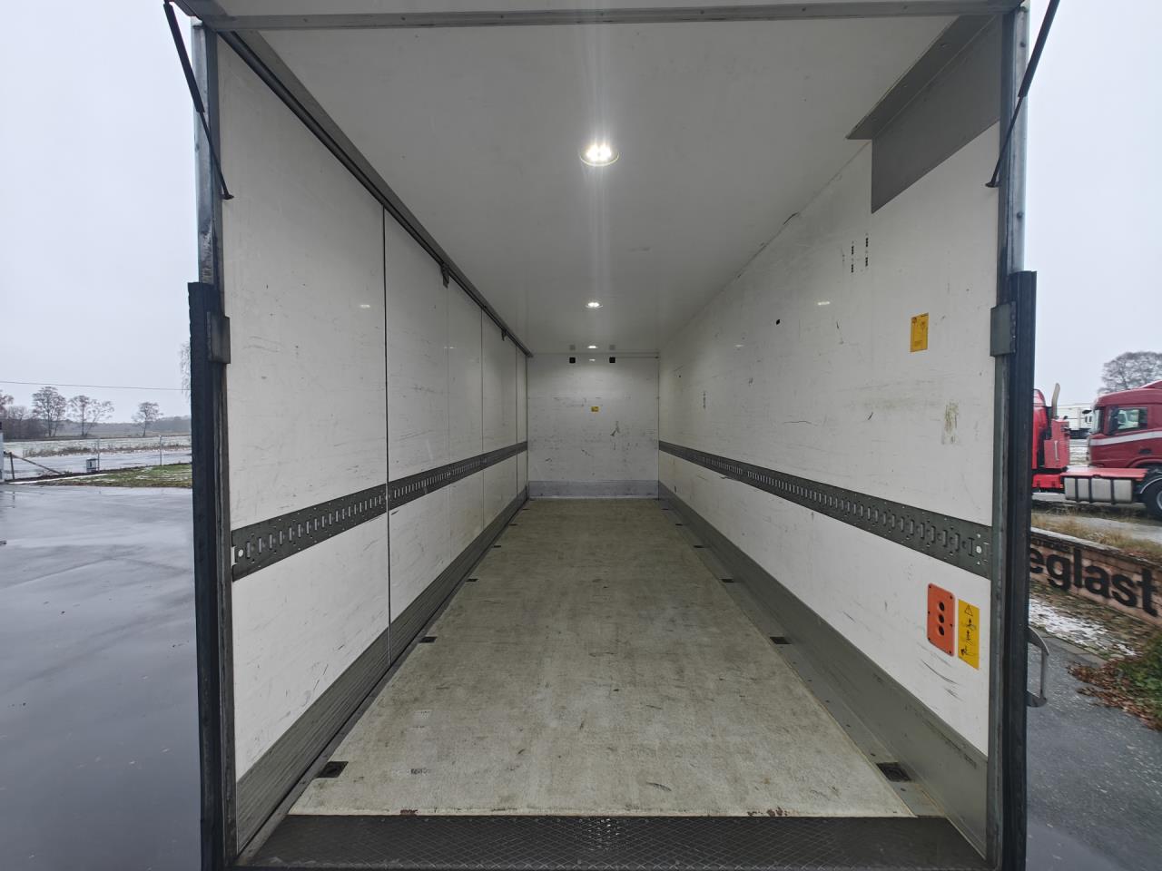 VOLVO FM330 2021 - Skåp