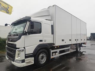 VOLVO FM330