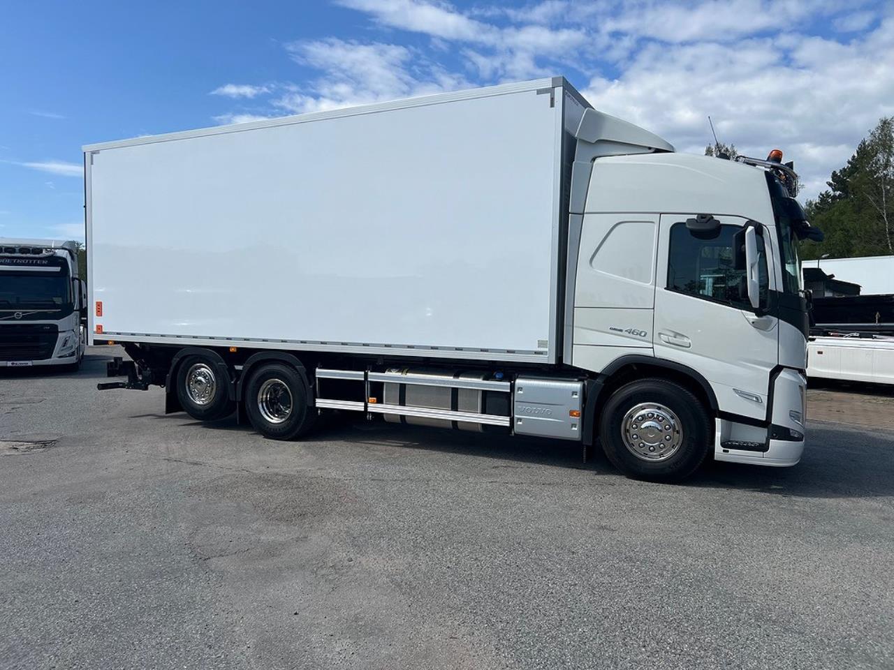 Volvo FM13 460 6x2*4 Skåpbil Öppningsbarsida Dubbla lastplan 2023 - Skåp