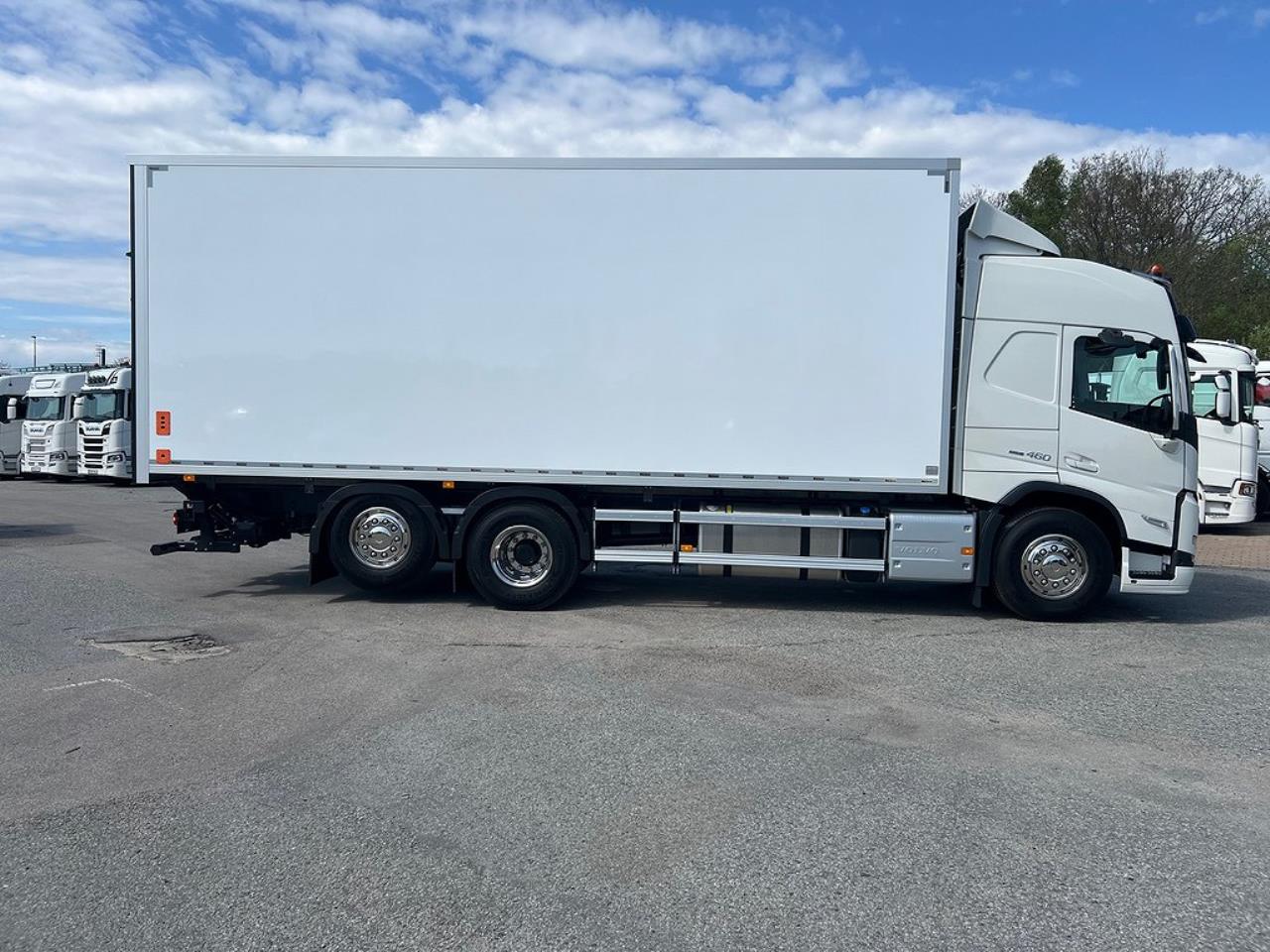 Volvo FM13 460 6x2*4 Skåpbil Öppningsbarsida Dubbla lastplan 2023 - Skåp