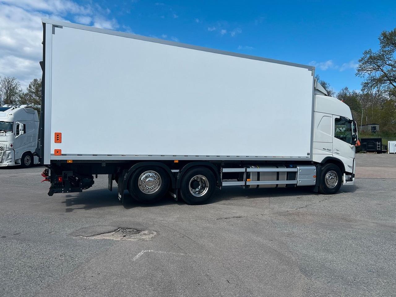 Volvo FM13 460 6x2*4 Skåpbil Öppningsbarsida Dubbla lastplan 2023 - Skåp