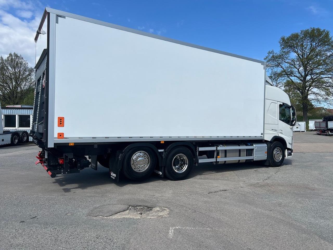 Volvo FM13 460 6x2*4 Skåpbil Öppningsbarsida Dubbla lastplan 2023 - Skåp