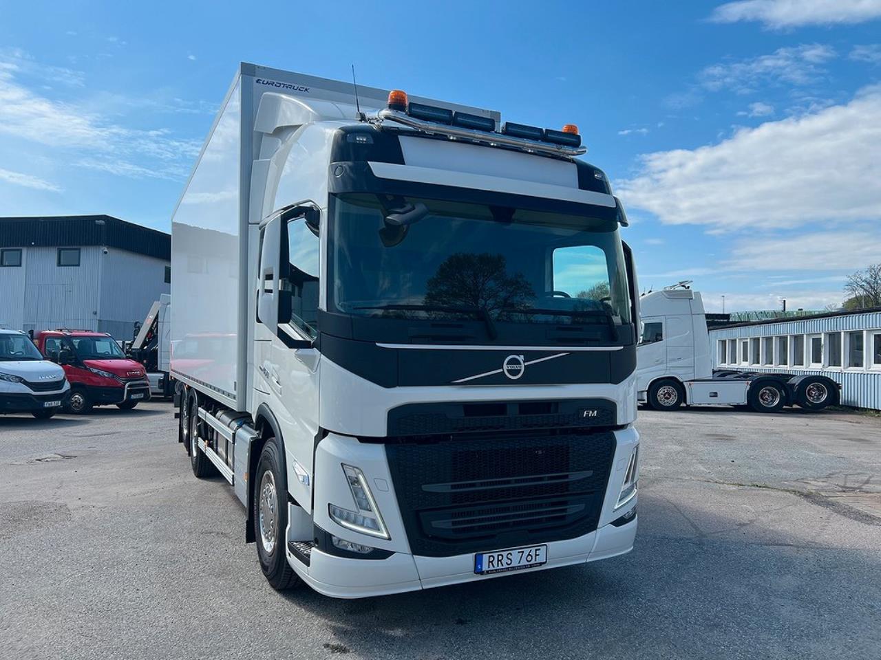 Volvo FM13 460 6x2*4 Skåpbil Öppningsbarsida Dubbla lastplan 2023 - Skåp