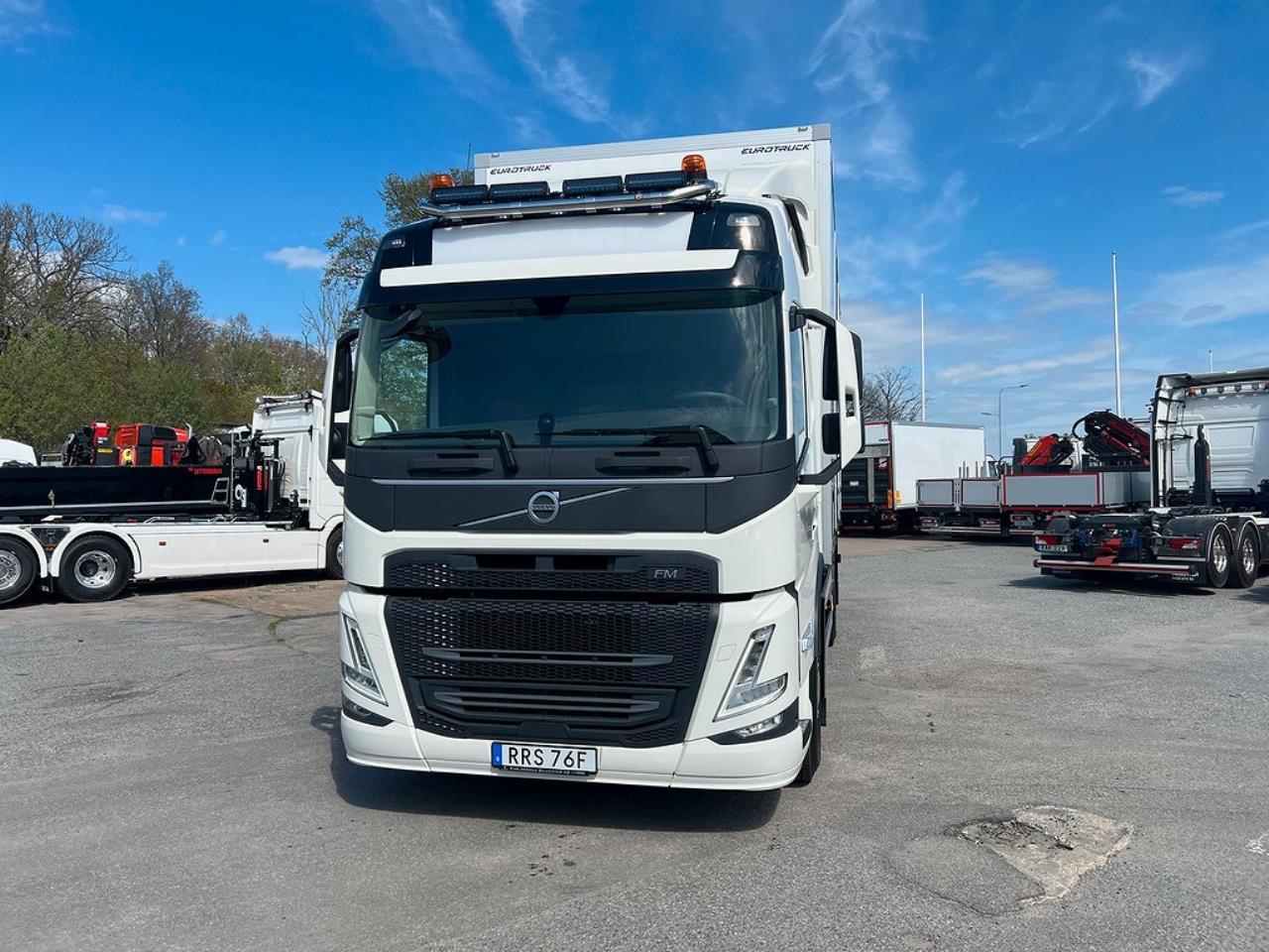 Volvo FM13 460 6x2*4 Skåpbil Öppningsbarsida Dubbla lastplan 2023 - Skåp