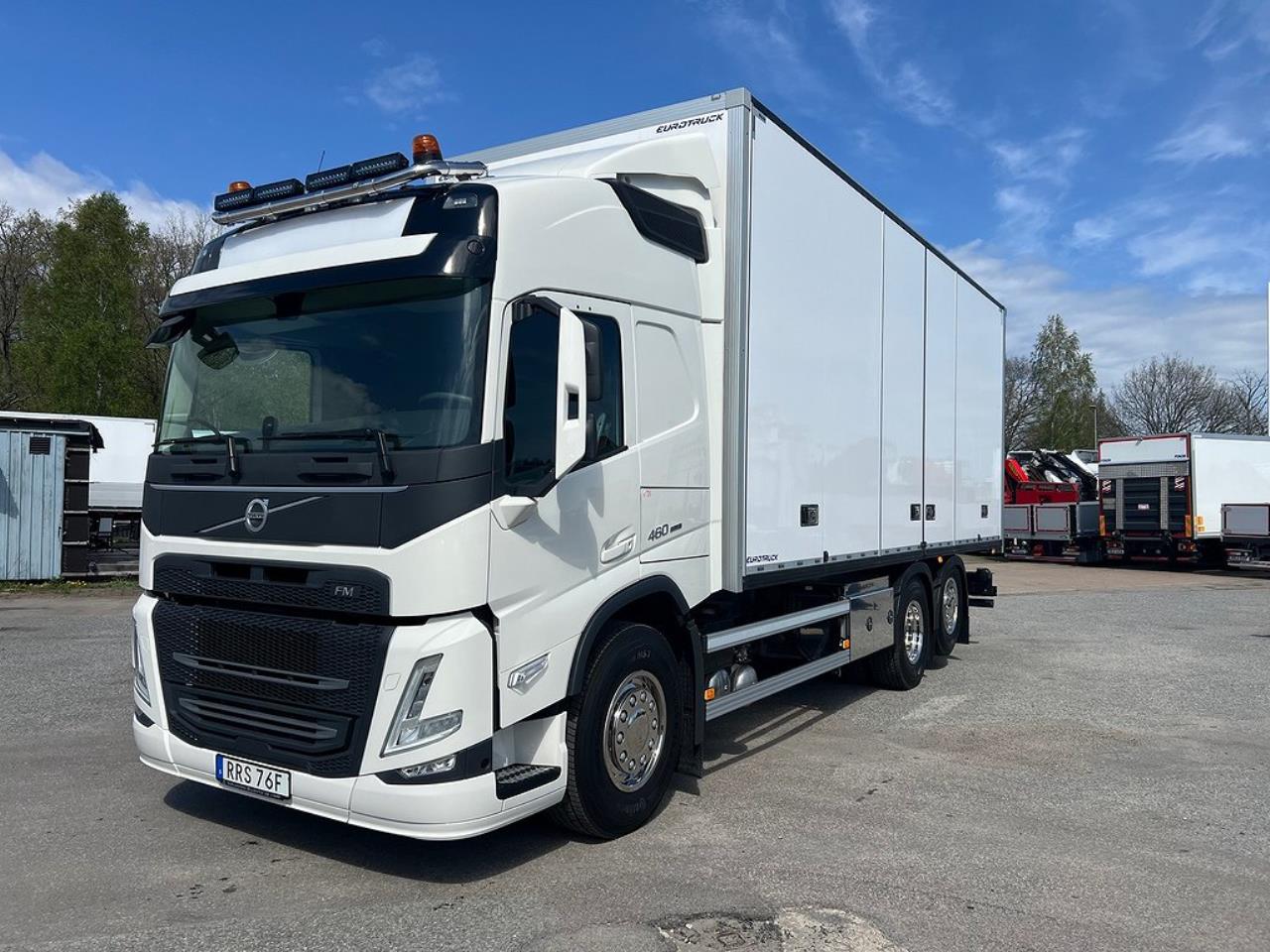 Volvo FM13 460 6x2*4 Skåpbil Öppningsbarsida Dubbla lastplan 2023 - Skåp