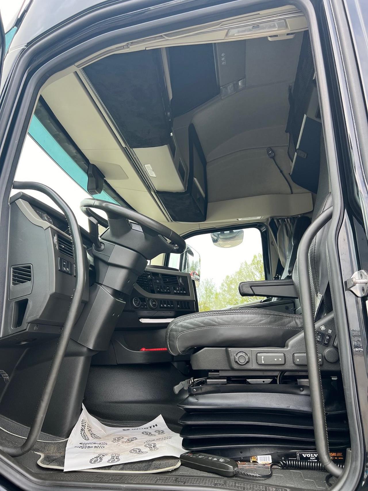 Volvo FH13 540 6x2 Dragbil Retarder, Välutrustad, Euro 6 2018 - Dragbil