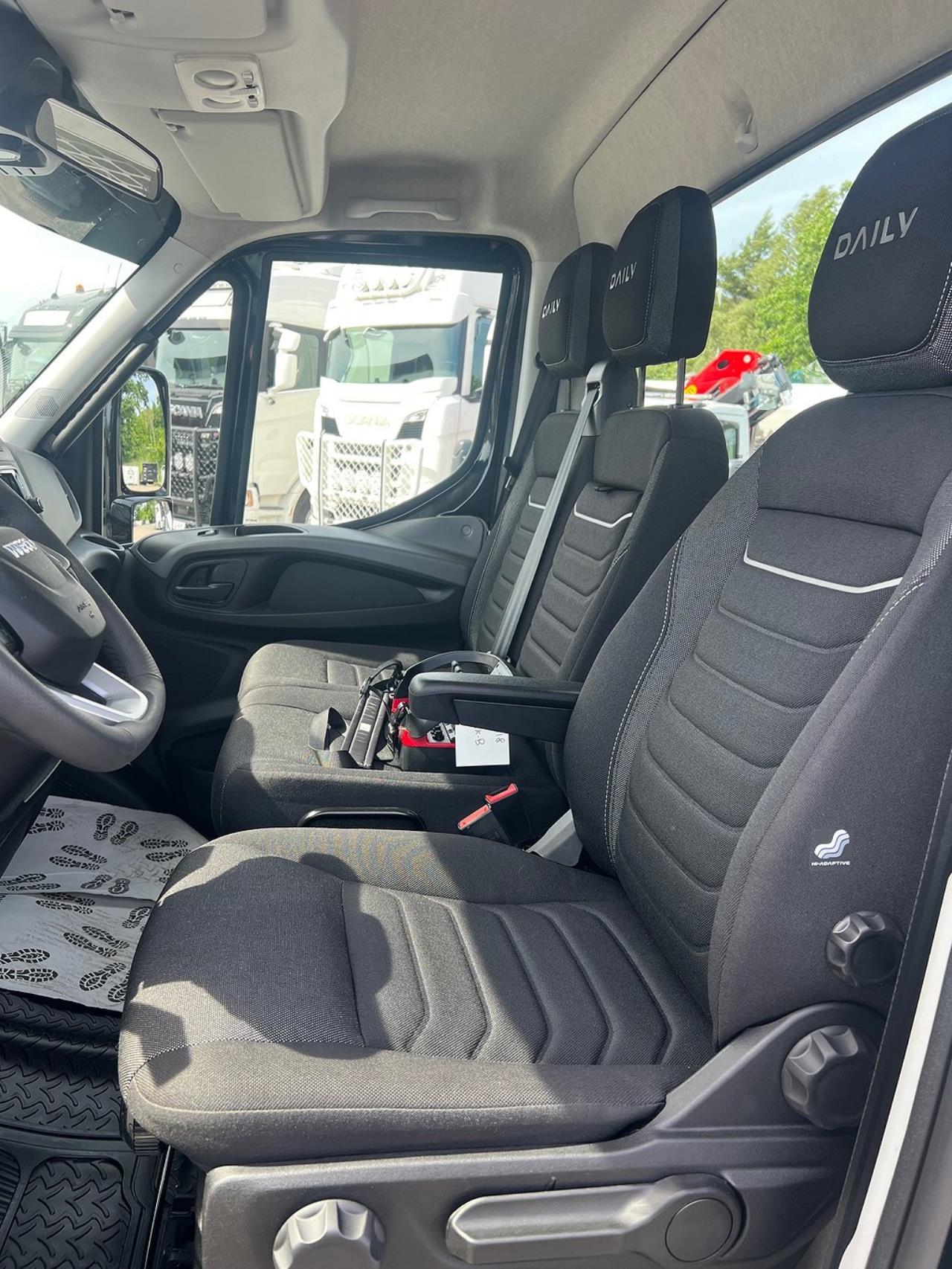 Iveco Daily 72C18 A8 Kranbil Palfinger Kran Fullutrustad 2024 - Övrigt