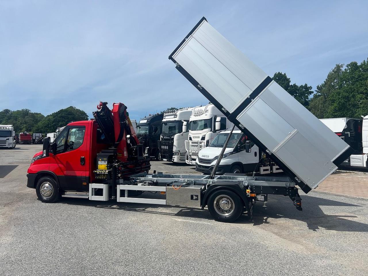 Iveco Daily 72C18 A8 Tippbil Palfinger Kran Fullutrustad 2024 - Övrigt