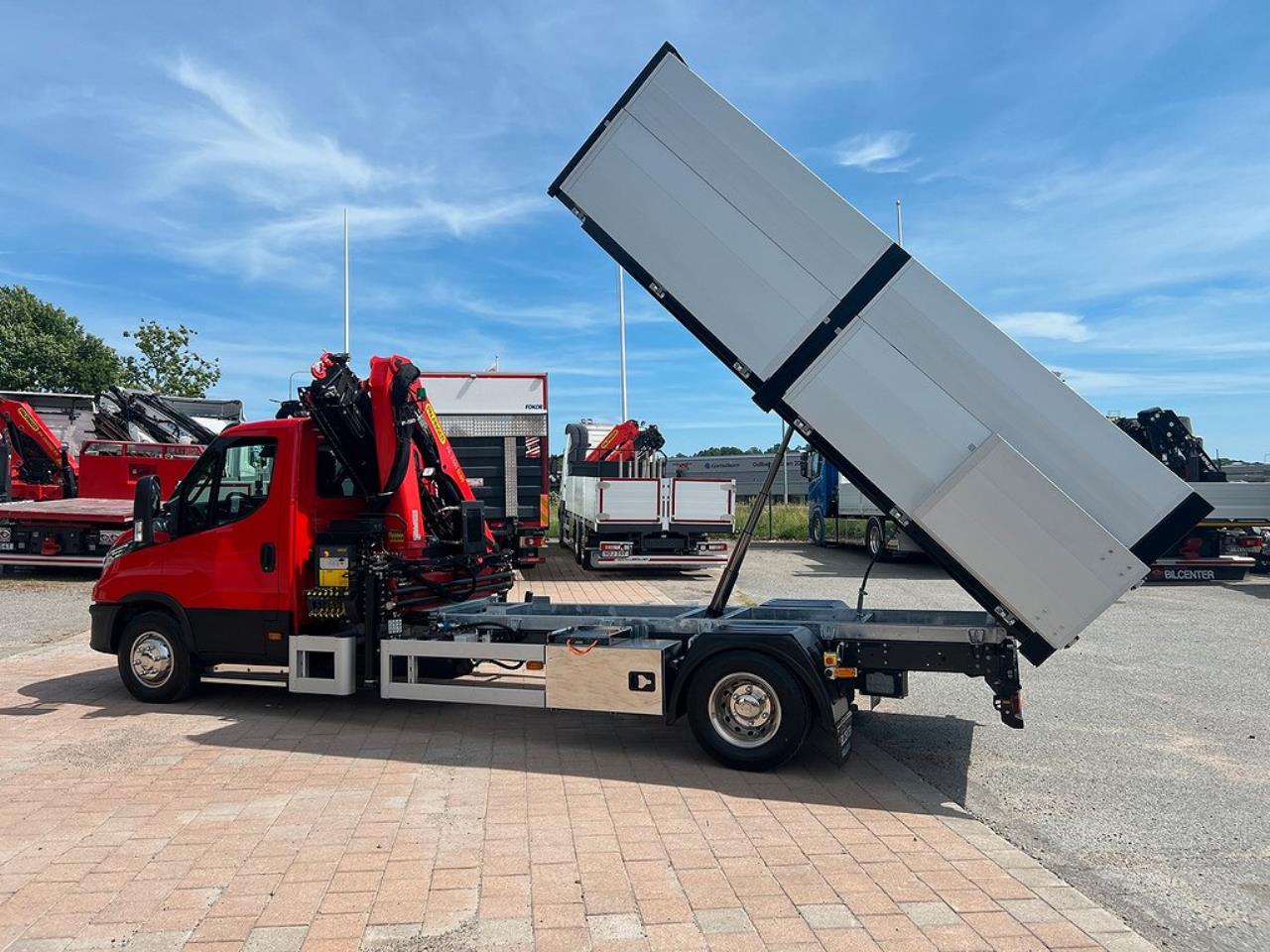 Iveco Daily 72C18 A8 Tippbil Palfinger Kran Fullutrustad 2024 - Övrigt