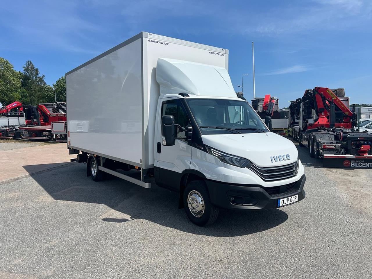 Iveco Daily 72C18 A8 Skåpbil Öppningsbarsida Fullutrustad 2024 - Skåp