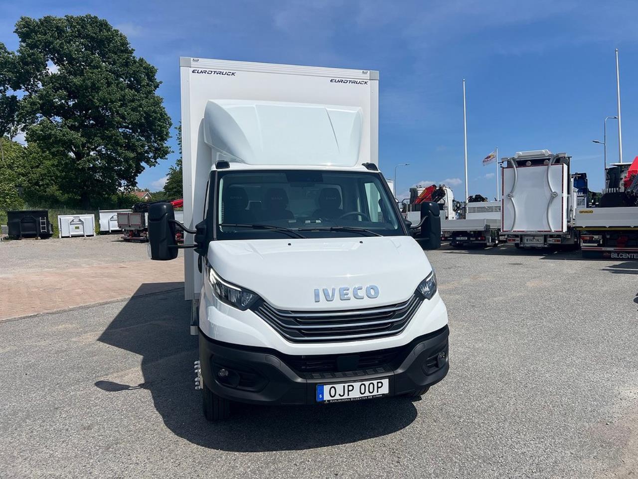 Iveco Daily 72C18 A8 Skåpbil Öppningsbarsida Fullutrustad 2024 - Skåp