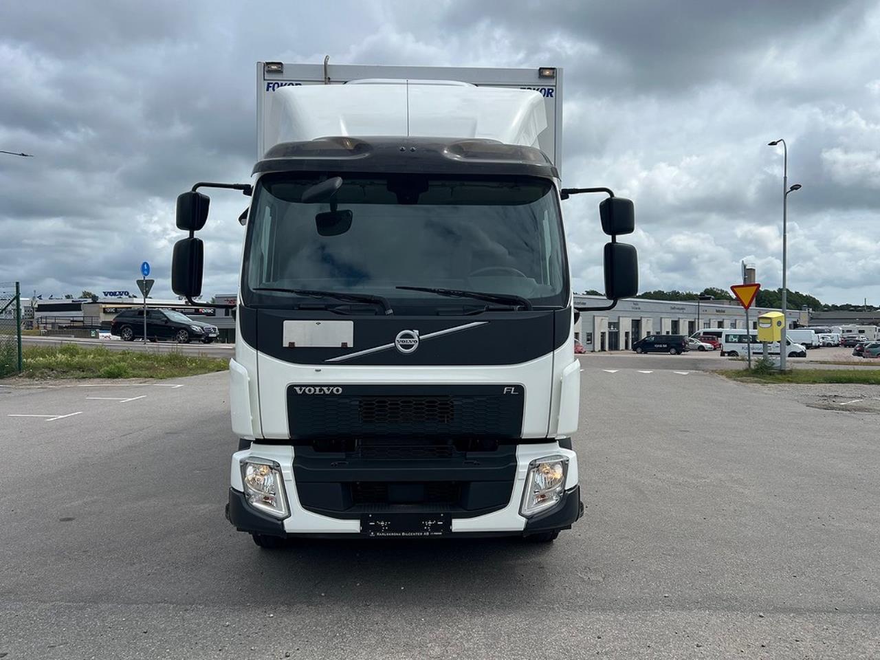 Volvo FL250 4x2 Skåpbil Öppningsbar sida Skåpsvärme Euro 6 2019 - Skåp