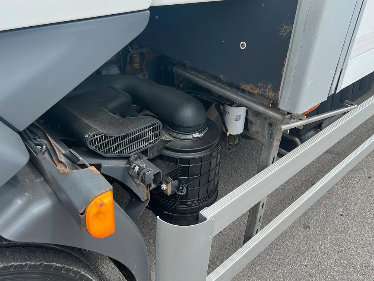 Volvo FL250 4x2 Skåpbil Öppningsbar sida Skåpsvärme Euro 6 2019 - Skåp