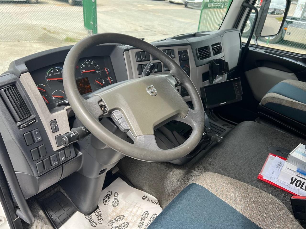 Volvo FL250 4x2 Skåpbil Öppningsbar sida Skåpsvärme Euro 6 2019 - Skåp