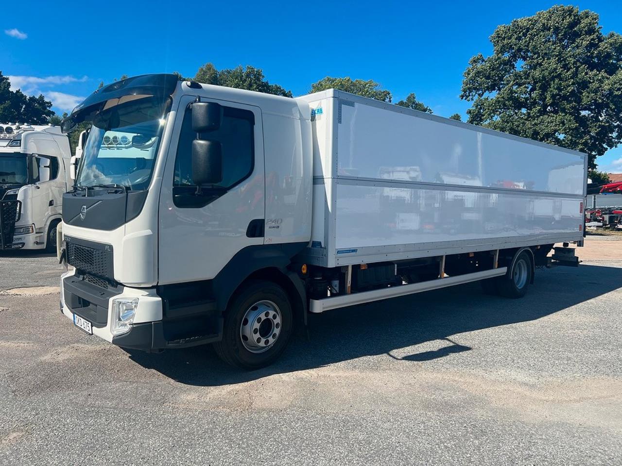 Volvo FL240 4x2 Skåpbil Höj/Sänkbart Tak 18 Pall, Euro 6 2017 - Skåp