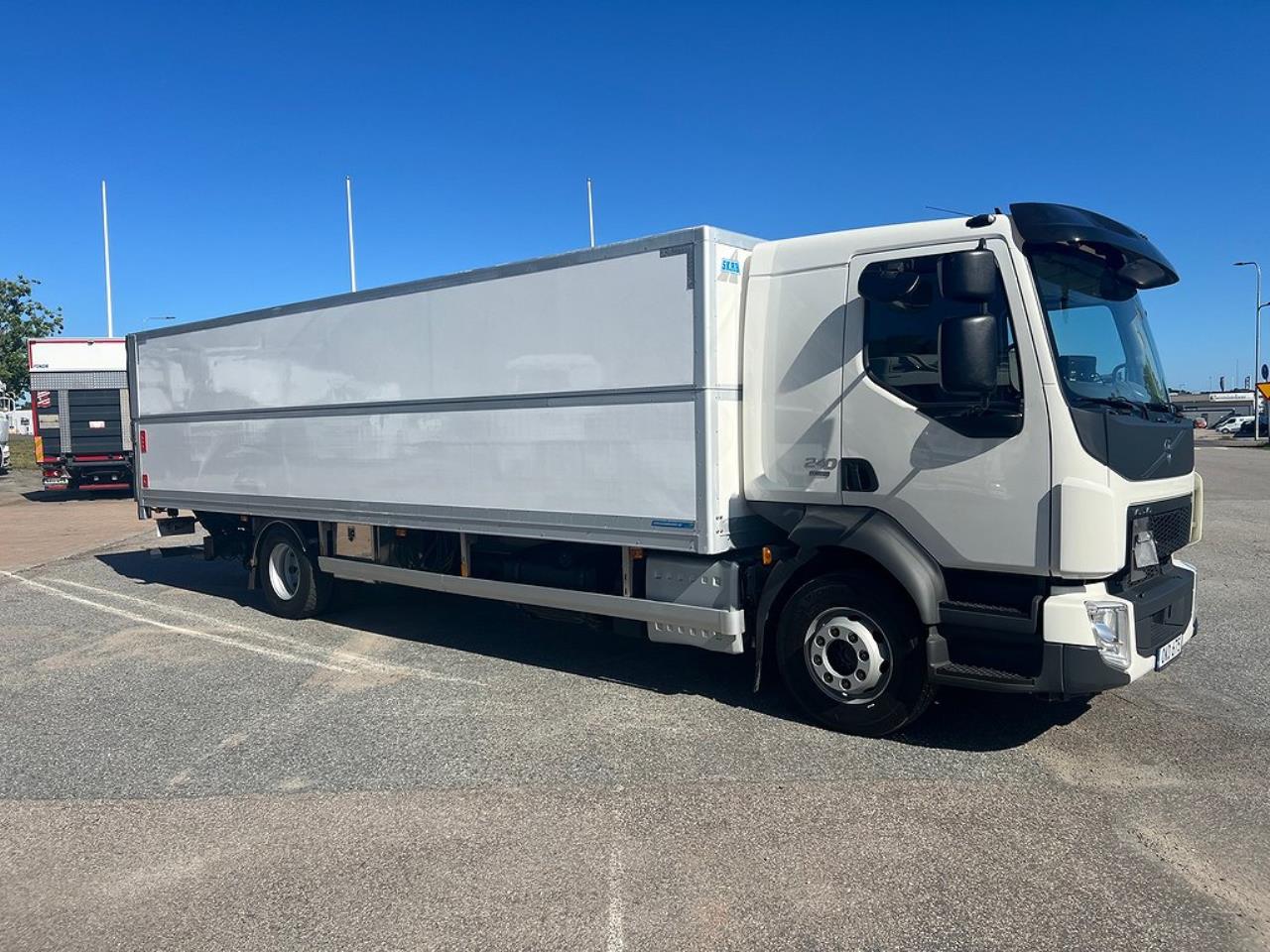 Volvo FL240 4x2 Skåpbil Höj/Sänkbart Tak 18 Pall, Euro 6 2017 - Skåp