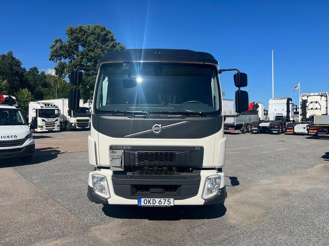 Volvo FL240 4x2 Skåpbil Höj/Sänkbart Tak 18 Pall, Euro 6 2017 - Skåp