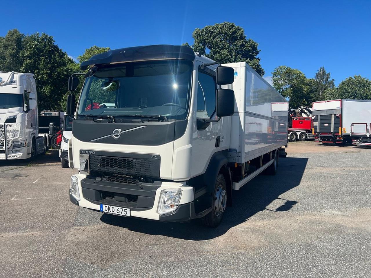 Volvo FL240 4x2 Skåpbil Höj/Sänkbart Tak 18 Pall, Euro 6 2017 - Skåp