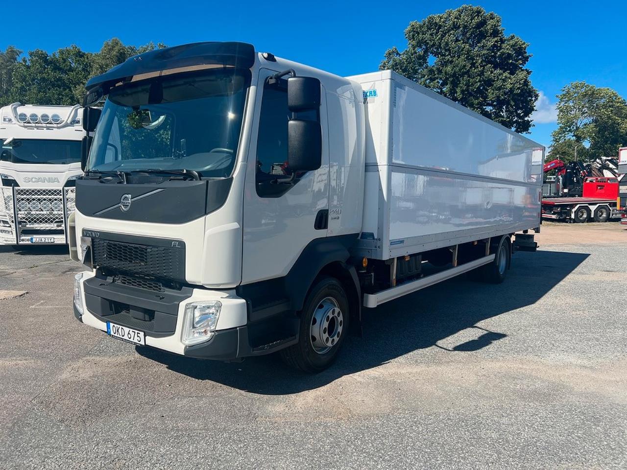 Volvo FL240 4x2 Skåpbil Höj/Sänkbart Tak 18 Pall, Euro 6 2017 - Skåp