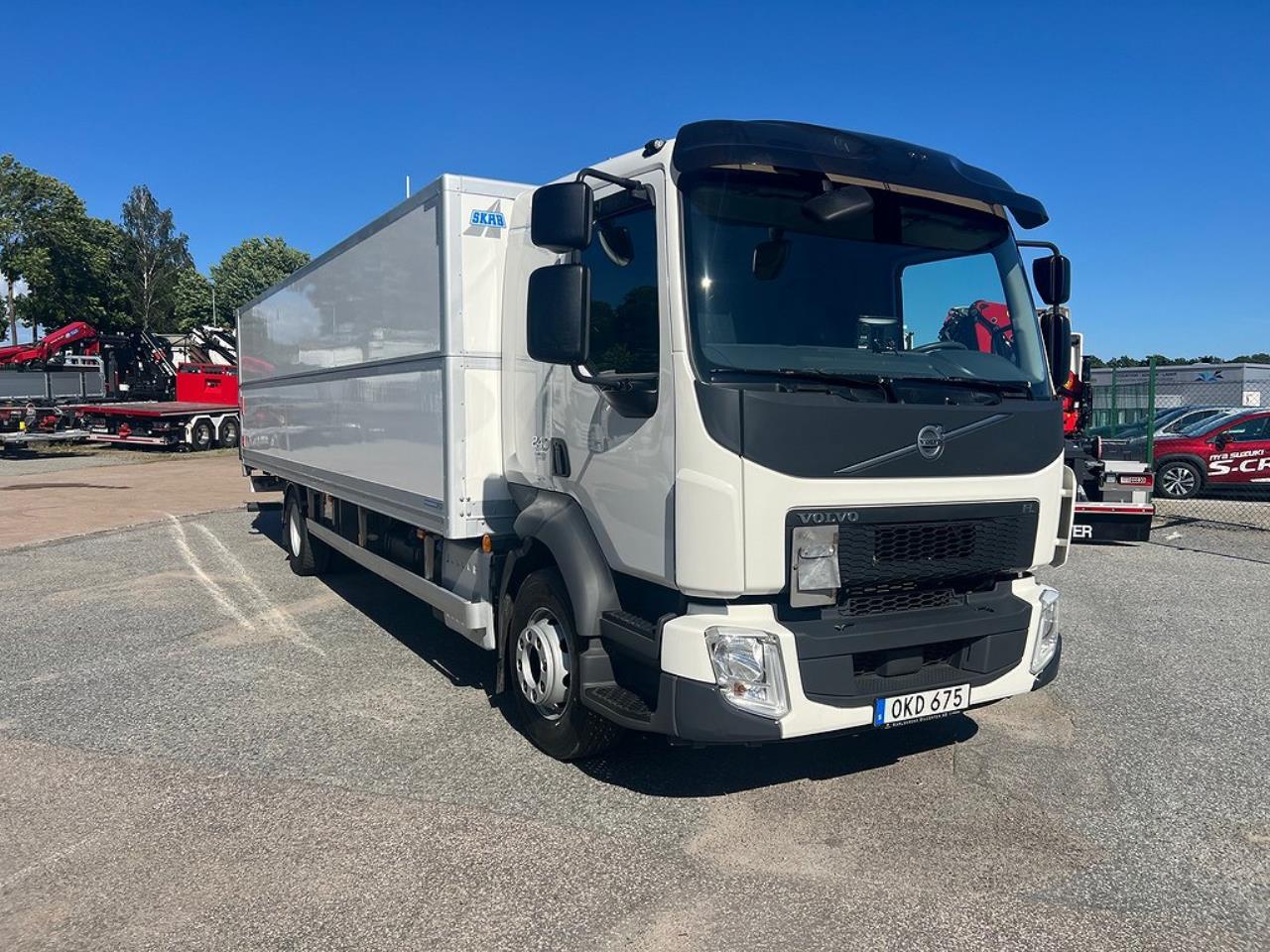 Volvo FL240 4x2 Skåpbil Höj/Sänkbart Tak 18 Pall, Euro 6 2017 - Skåp