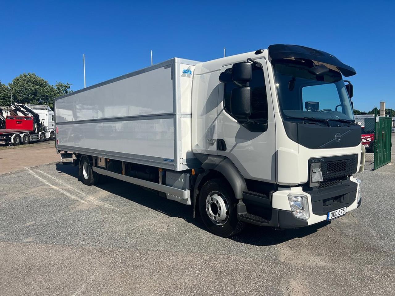 Volvo FL240 4x2 Skåpbil Höj/Sänkbart Tak 18 Pall, Euro 6 2017 - Skåp