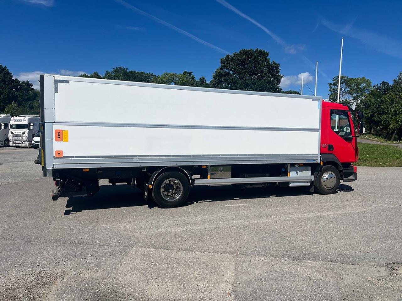 Volvo FL280 4x2 Skåpbil Höj/Sänkbart Tak Euro 6 2019 - Skåp