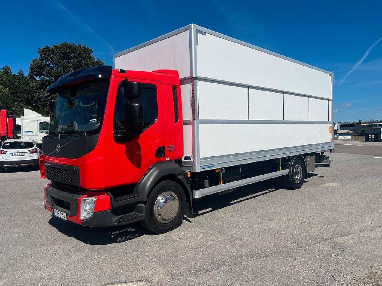 Volvo FL280 4x2 Skåpbil Höj/Sänkbart Tak Euro 6 2019 - Skåp