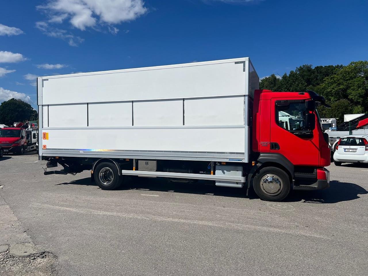 Volvo FL280 4x2 Skåpbil Höj/Sänkbart Tak Euro 6 2019 - Skåp