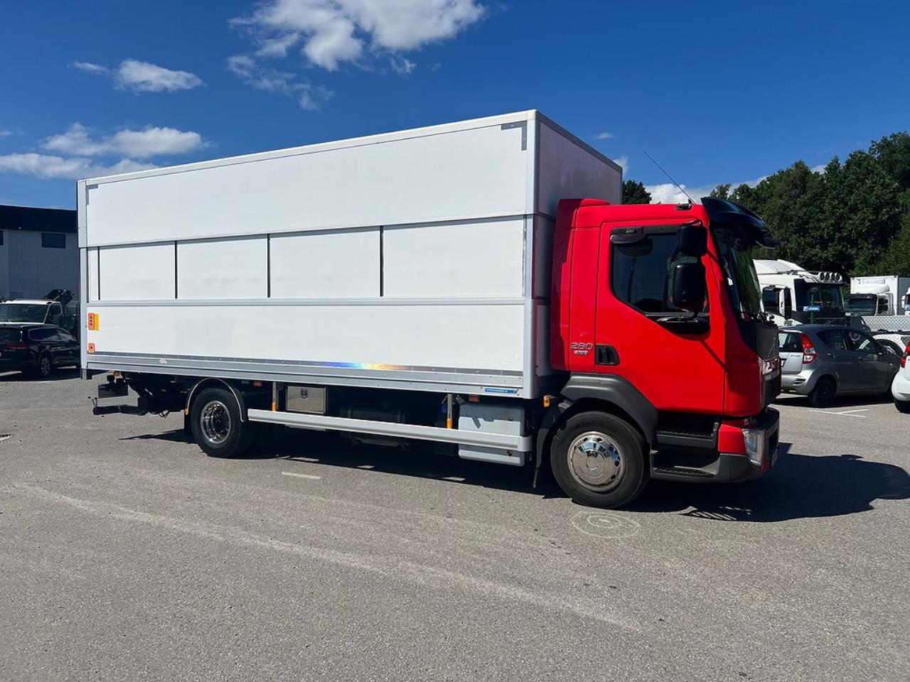 Volvo FL280 4x2 Skåpbil Höj/Sänkbart Tak Euro 6 2019 - Skåp