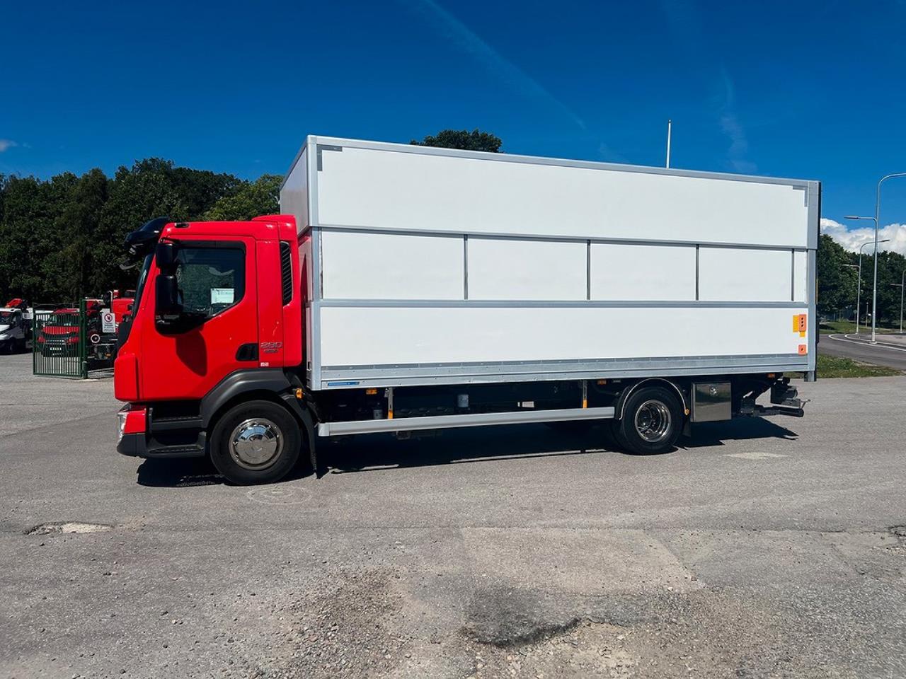 Volvo FL280 4x2 Skåpbil Höj/Sänkbart Tak Euro 6 2019 - Skåp