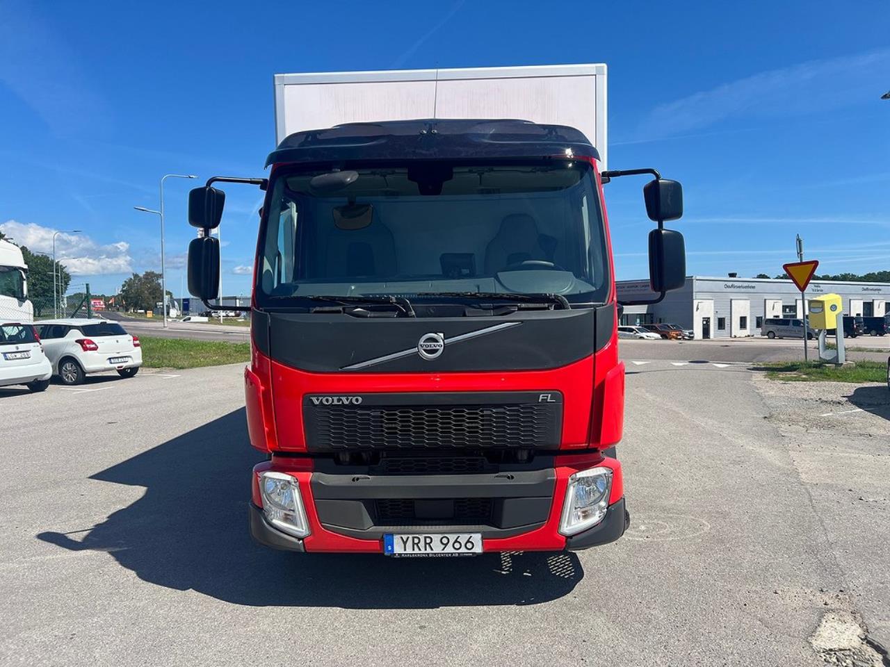 Volvo FL280 4x2 Skåpbil Höj/Sänkbart Tak Euro 6 2019 - Skåp