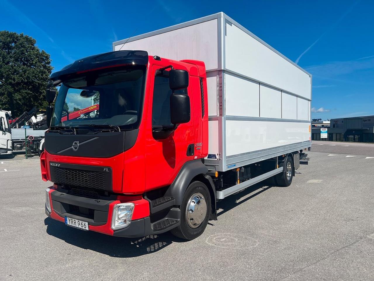 Volvo FL280 4x2 Skåpbil Höj/Sänkbart Tak Euro 6 2019 - Skåp