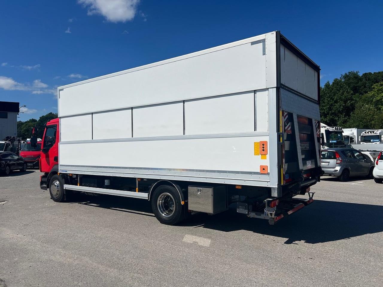 Volvo FL280 4x2 Skåpbil Höj/Sänkbart Tak Euro 6 2019 - Skåp