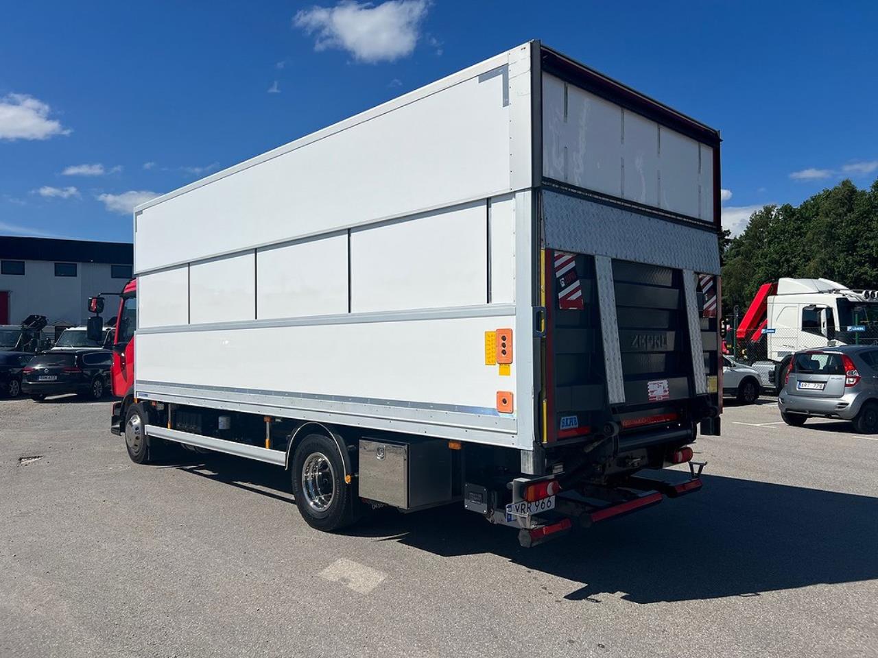 Volvo FL280 4x2 Skåpbil Höj/Sänkbart Tak Euro 6 2019 - Skåp