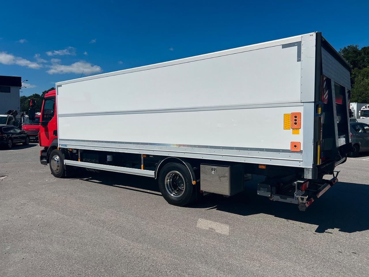 Volvo FL280 4x2 Skåpbil Höj/Sänkbart Tak Euro 6 2019 - Skåp